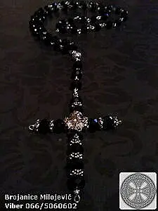 Brojanica od crnog kristala sa krstom