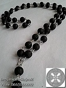 Srebrna brojanica od vulkanske lave