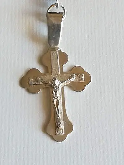 Privezak od srebra krst raspeće