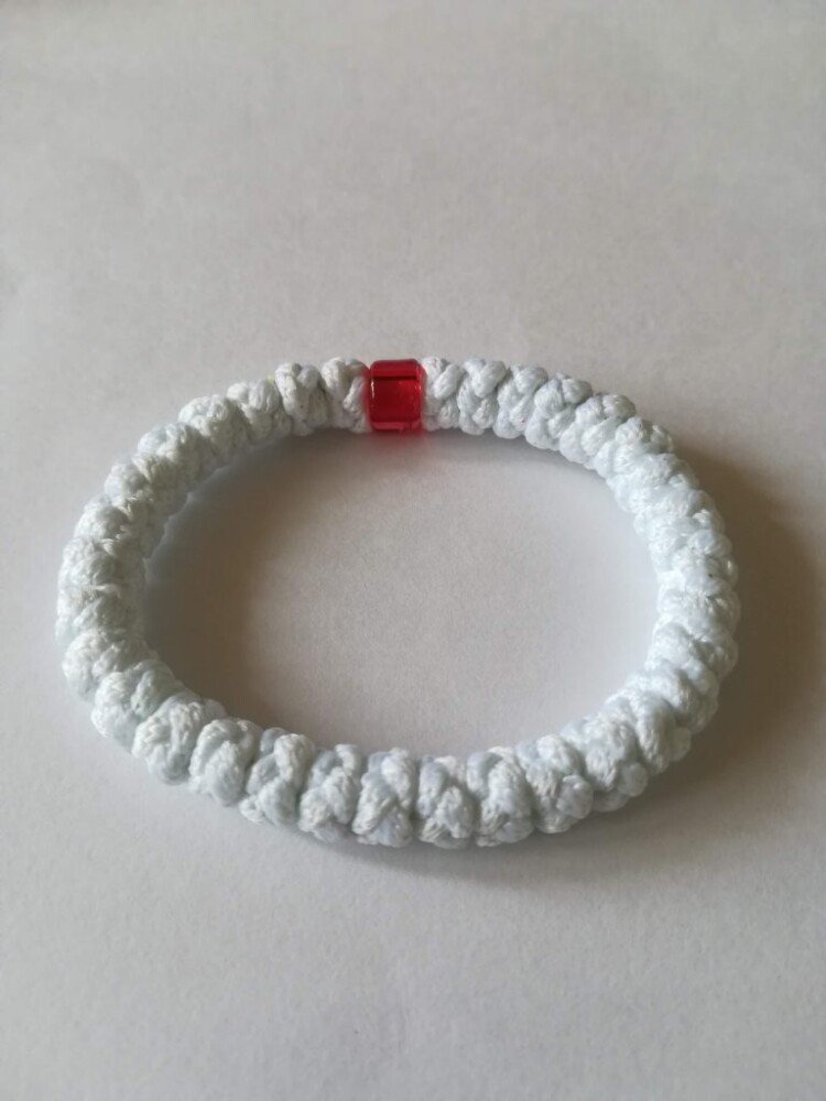 Brojanica bela pletena