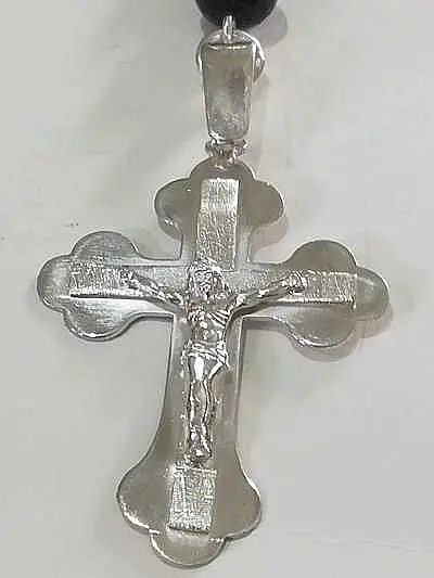 Srebrni krst sa raspećem