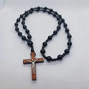 Oniks brojanica drveni krst