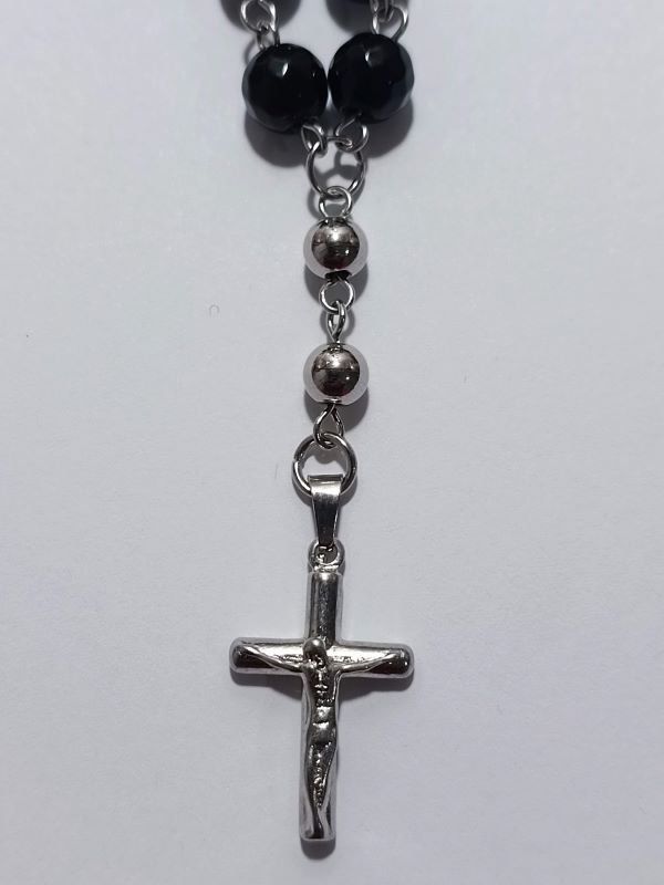 Krstić sa raspećem na čeliku