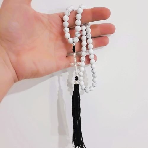 Brojanica za molitvu 50 perli haulit sa krstom i kićankom