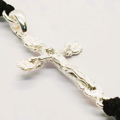 Srebrni krstić na brojanici