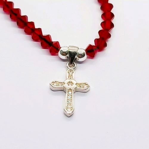 Srebrni krstić sa cirkonom