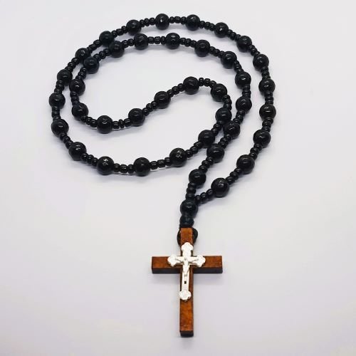 Brojanica od oniksa za vrat sa drvenim krstom