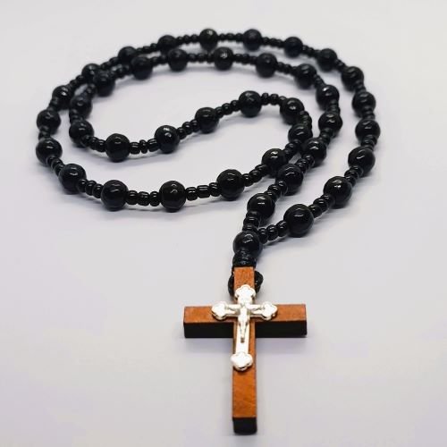 Brojanica za vrat oniks sa drvenim krstom